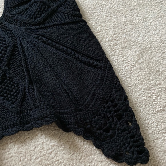 Cropped Crochet Top - Picture 5 of 9